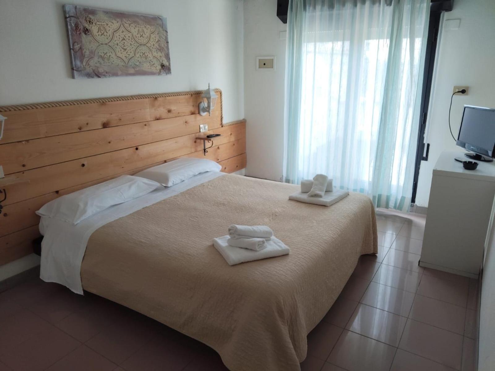 Hotel Garisenda B&B - In Centro A Riccione - Exterior photo