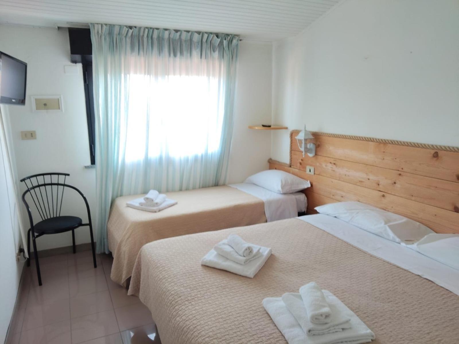 Hotel Garisenda B&B - In Centro A Riccione - Exterior photo