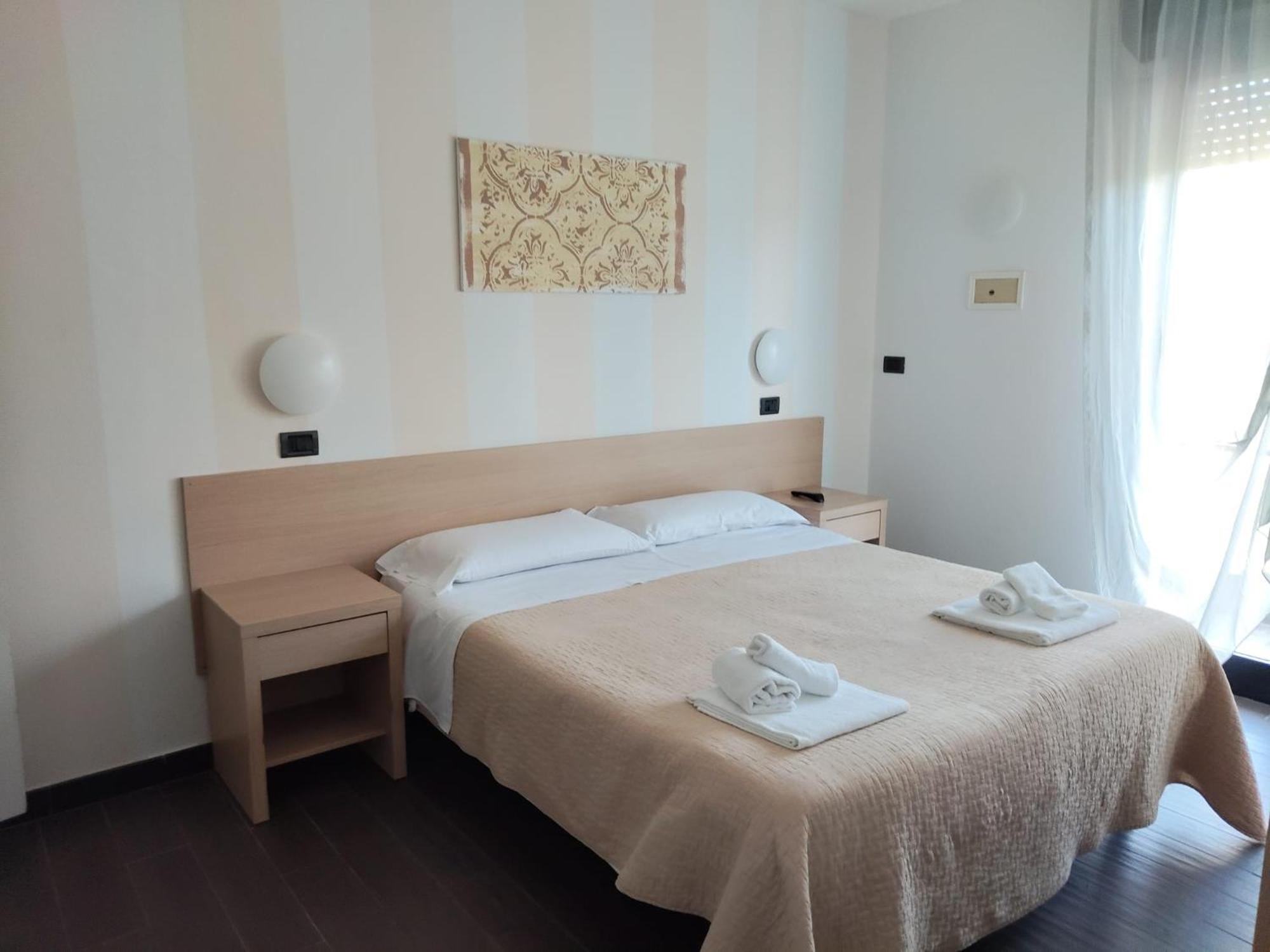 Hotel Garisenda B&B - In Centro A Riccione - Exterior photo